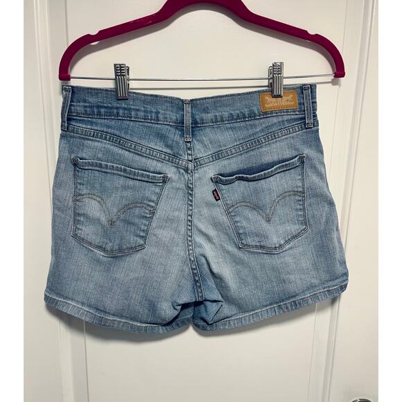 Levi’s Jean shorts - Picture 2 of 7